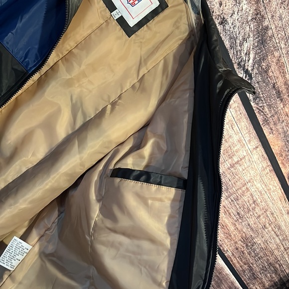 NFL Rams coat - Picture 6 of 12